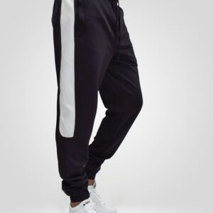 Jogger Roma negro de algodón suave y elástico para máxima comodidad.
